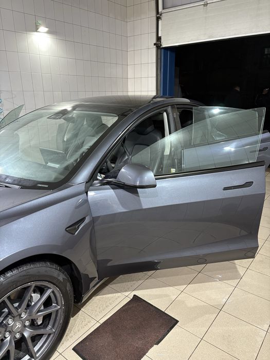 Tesla Model 3. 11.2023 року пробіг 27800