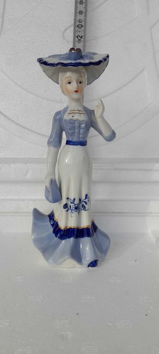 Фарфоровые статуэтки