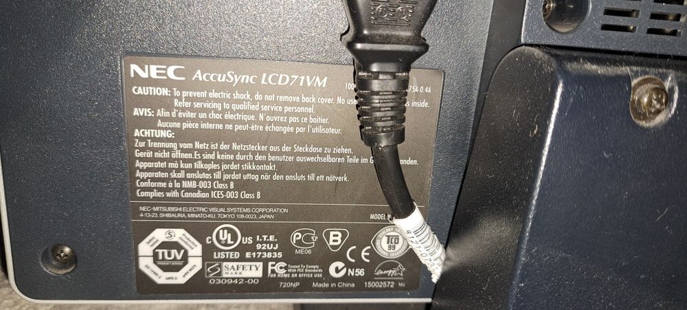Monitor lcd 17 cali