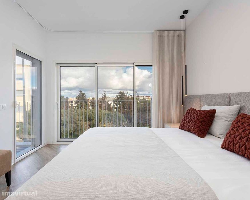 Moradia V3

3-bedroom townhouse