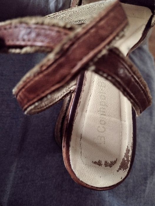 Sandały na koturnie 37