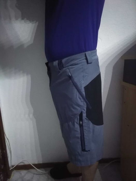 Calções Azuis e Negros Tamanho L 46-48