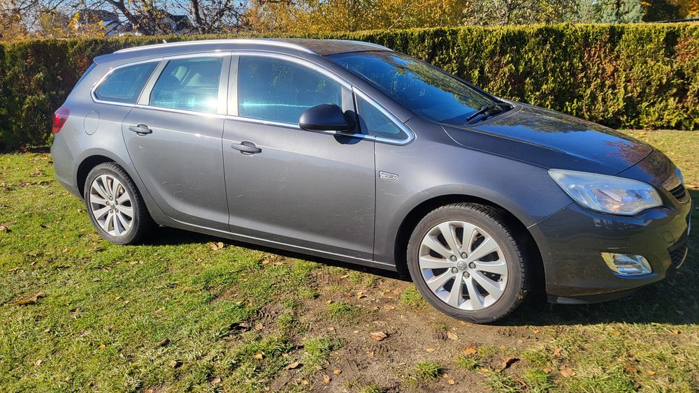 Opel Astra 1.4 rok 2011
