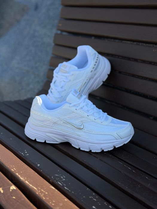 Жіночі Кросівки Nike Initiator White silver / Nike
