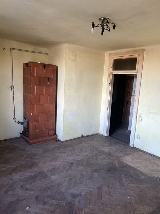 Квартира центр , є ліфт, на початку Богдана Хмельницького