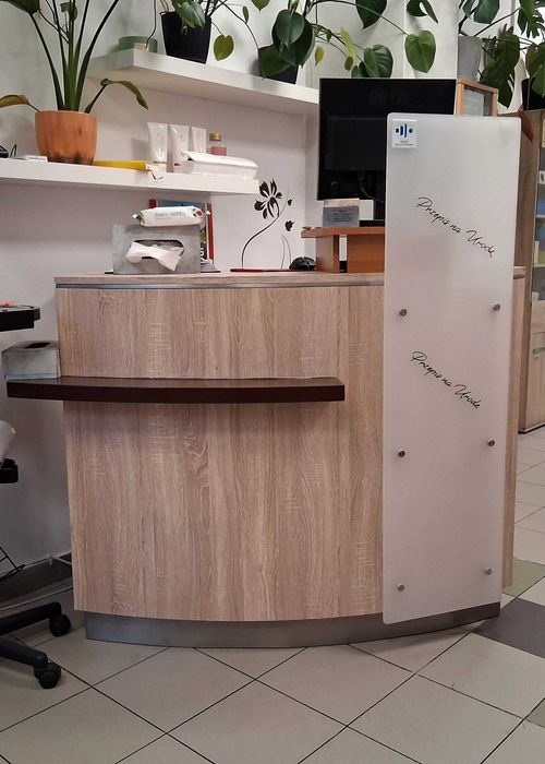 Recepcja  z miejscem na komputer