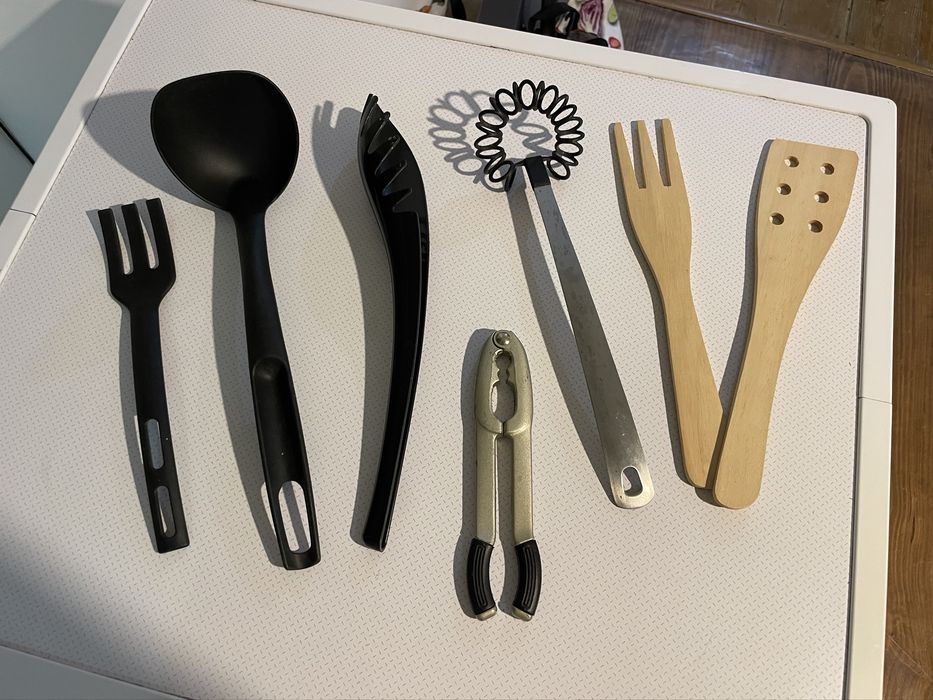 Conjuntos talheres + utensilios cozinha