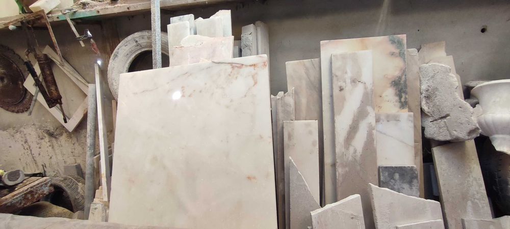 Restos Pedras marmore despachar