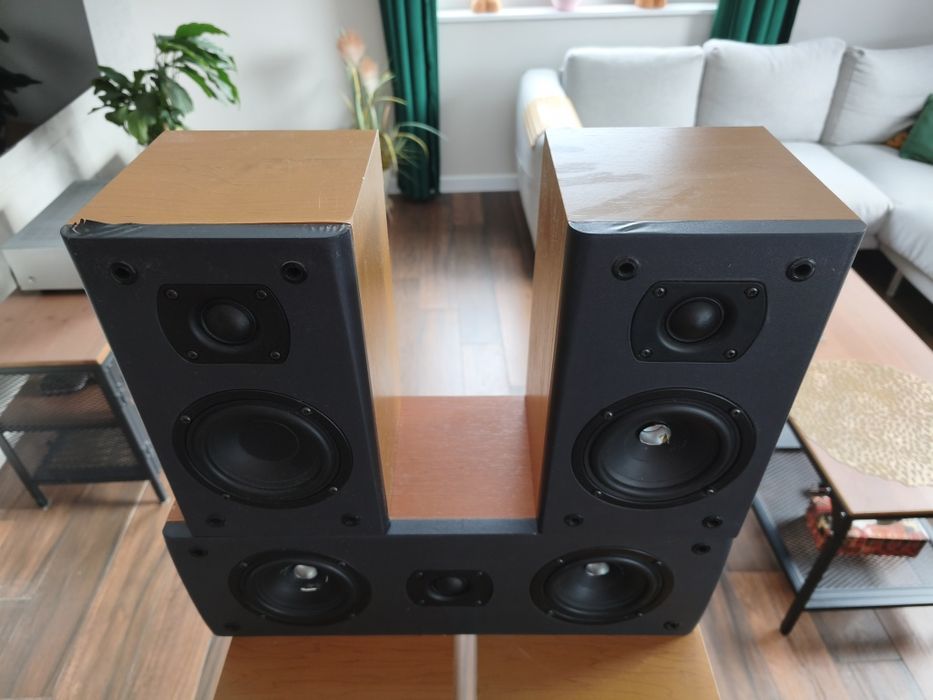 Kino domowe: amplituner Onkyo TX-SR307 + głośniki mAudio HCS-9920 MkII