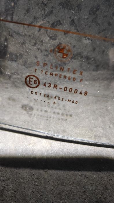 Скло  для  BMW 3