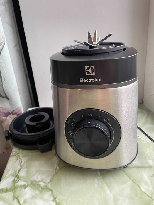 Корпус (мотор) блендера ELECTROLUX E6TB1-6ST