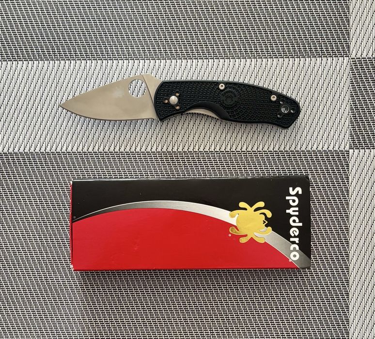Ніж Spyderco Persistence
