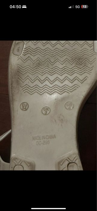 Sandálias brancas criancas