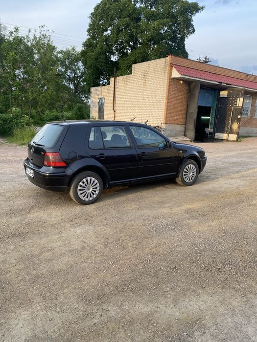 Volkswagen Golf 4 1.6 2000 рік