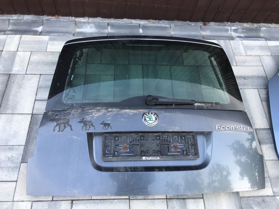 Задня кляпа дверка ляда багажніка skoda roomster, praktic