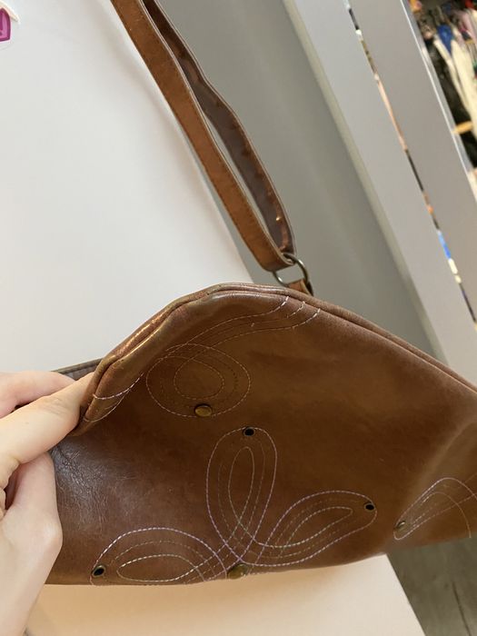 Brązowa torebka listonoszka na ramię