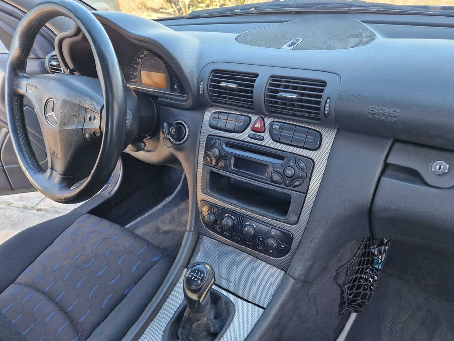 Mercedes-Benz C 220 CDI SportCoupé 143 cv - Manual - Teto panorâmico — photo 3