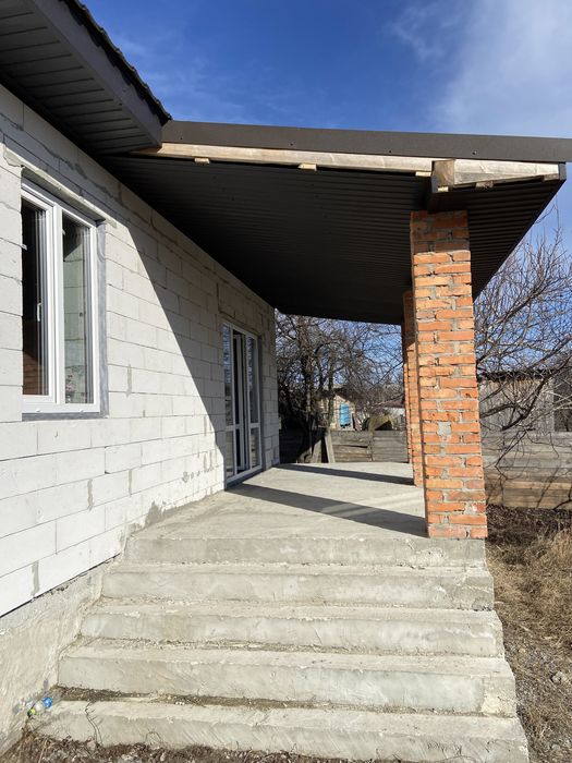 Будинок 1 поверх 85 кв. метрів +2 поверх 70 кв.метрів