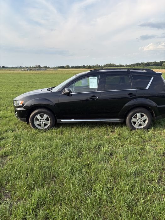 Mitsubishi Outlander 2