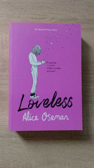 „Loveless” – Alice Oseman | Poruszająca historia o akceptacji