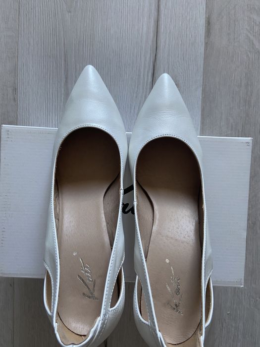 Buty ślubne skóra 39