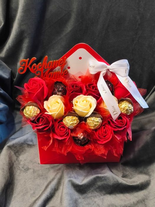 Flower Box „Kochanej Mamie” | Idealny prezent na Dzień Matki
