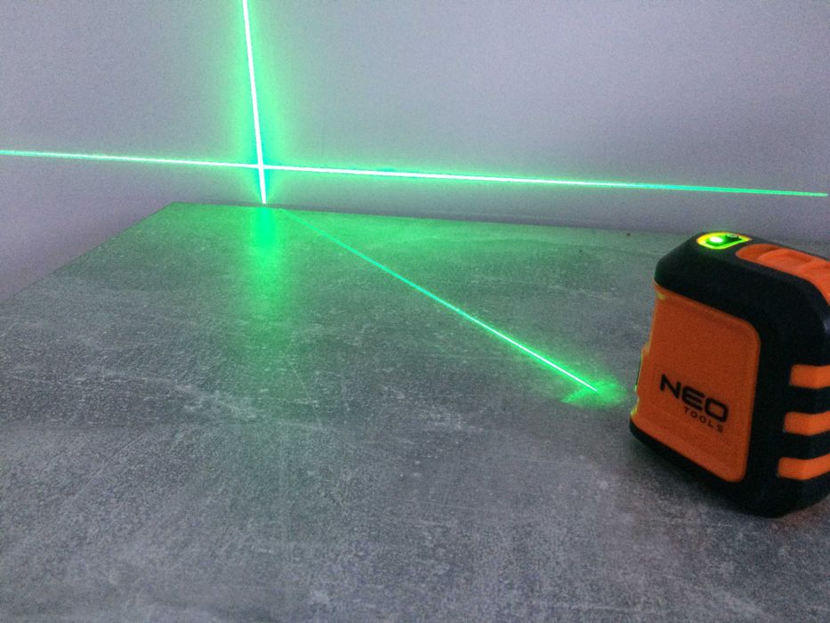 Laser krzyżowy Neo Tools 75-106 zielona wiązka - jak nowy.