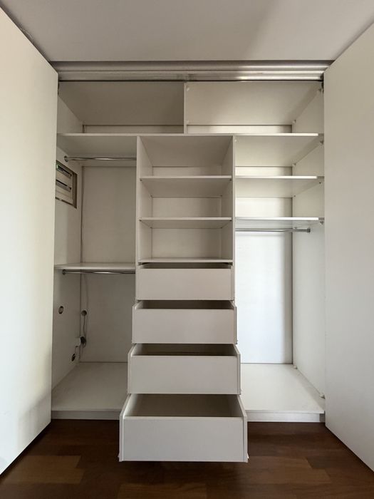Szafa biała 215x250x52 – składane drzwi, 4 szuflady – odbiór do 30.09
