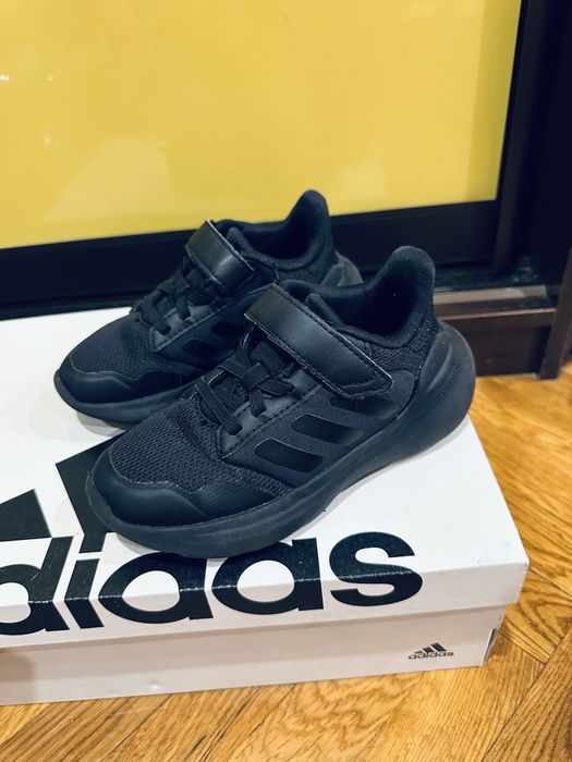 Кроссовки Adias размер 29