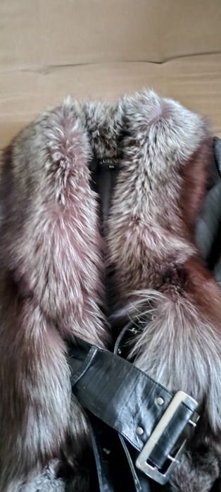 Кожаная куртка с чернобуркой.