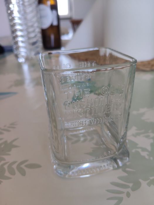 Copo de whisky Bushmills