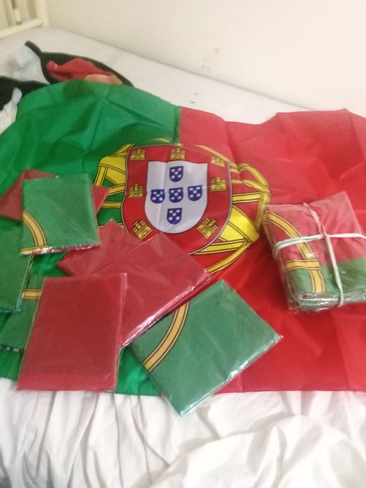 Bandeiras enormes de Portugal com as medidas 1,50 X 0.90