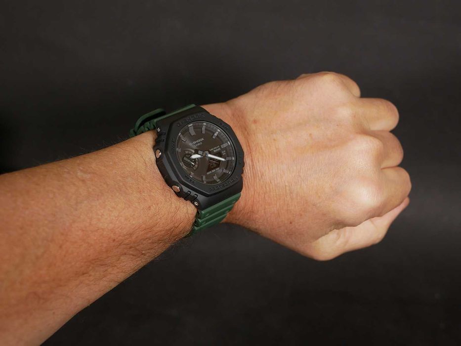 Casio GA-B2100-3A Black Green Bluetooth G-Shock.  100% original.