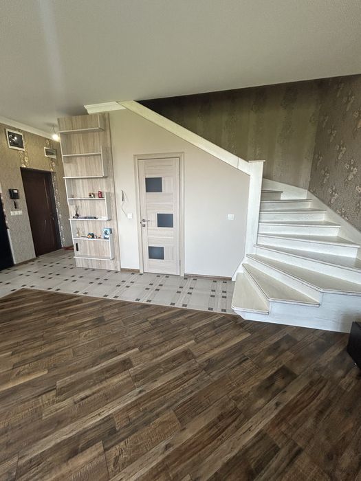 Продам 3 кімнатну квартиру біля Собору