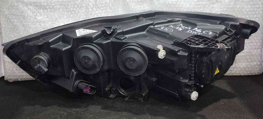 Ótica / Farol Direito 4G0941006C - AUDI A6 C7