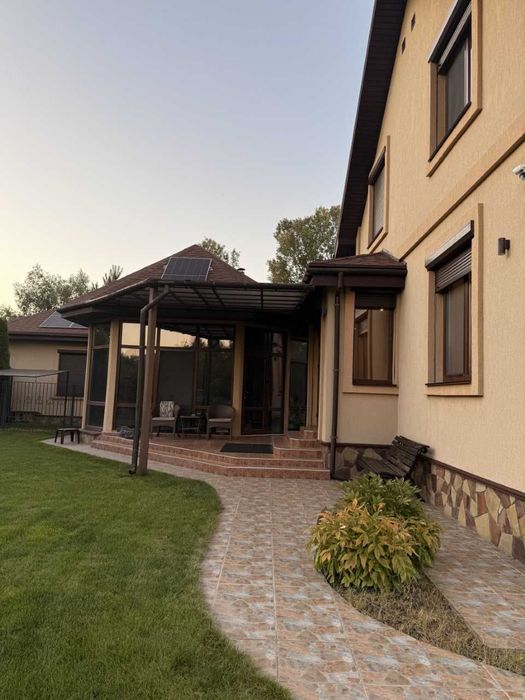 Київ Садова Осокорки р-н Шлюз №2 єроремонт будинок без комісії