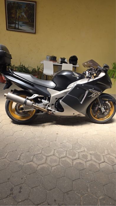 Honda cbr1100xx blackbird 2004 com top case