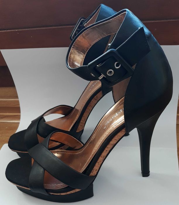 Szpilki BCBG MAX AZRIA rozm.40, nowe