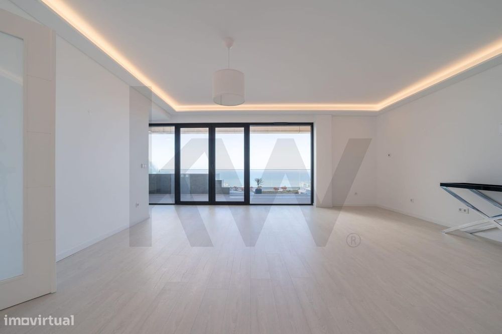 Penthouse T2 de Luxo com Terraço e Jacuzzi Privado | Vista Mar 180º