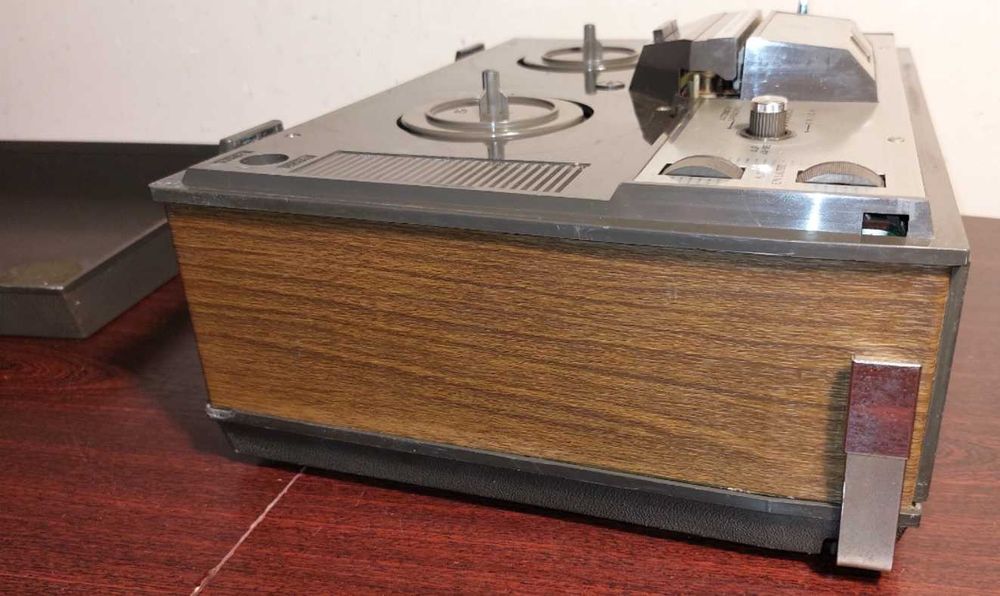Магнітофон Grundig TK 145