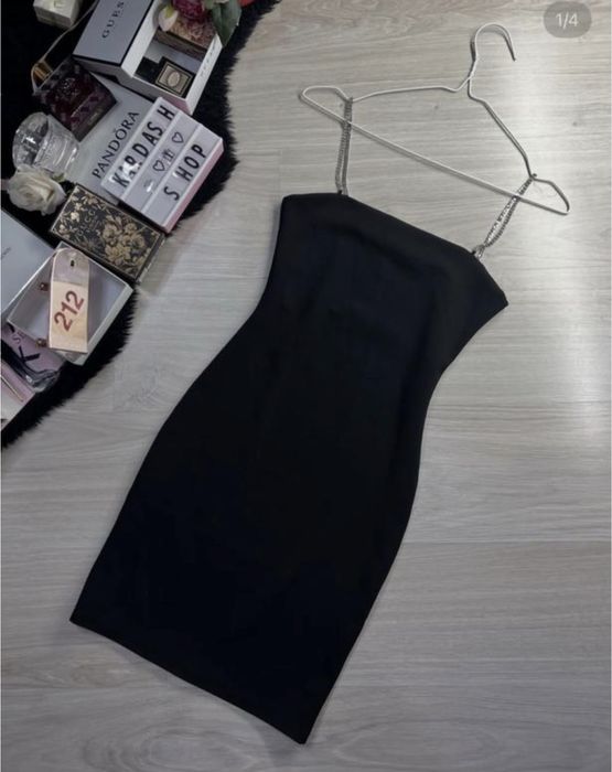 Сукня H&M маленька чорна на бретелях ХХS вечірня сукня h&m міні плаття на брителях з каміння  облягаюча для фотосесії коротка сексуальна