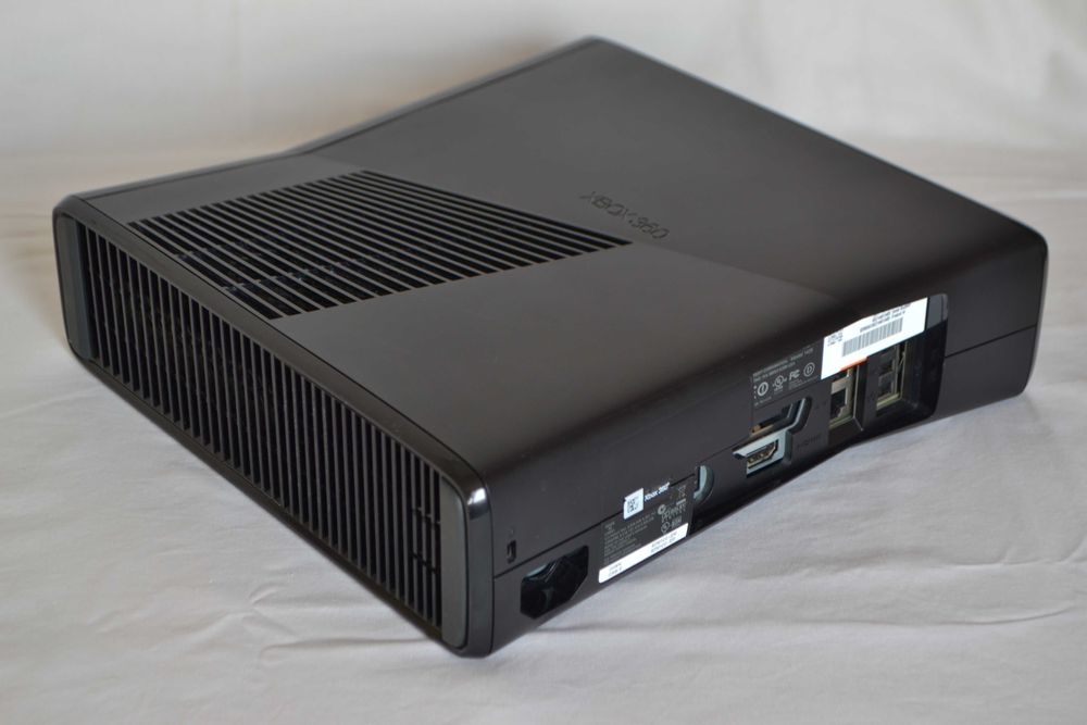 Игровая приставка Xbox360, 500Gb забит играми, обновлена! Идеал