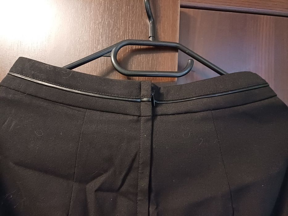 Czarna spódnica biznesowa marki Orsay roz 34