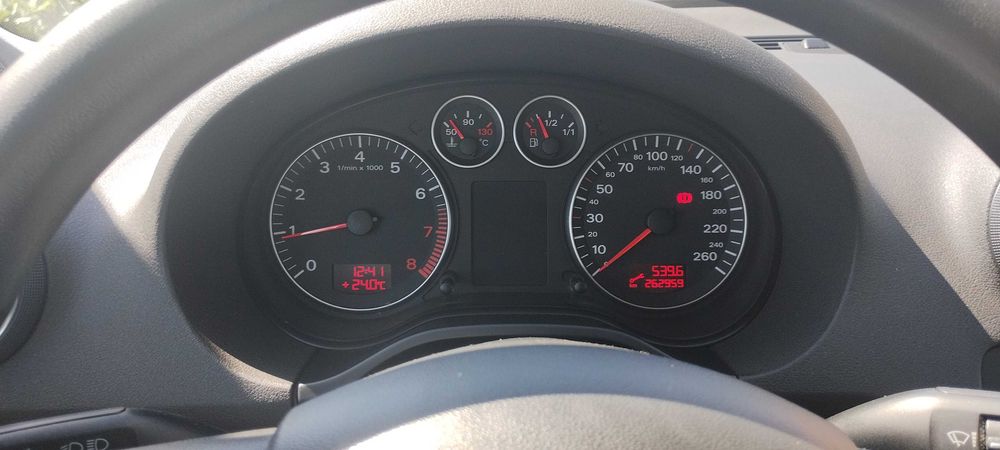 AUDI A3 1.6 MPI 5-drzwiowe