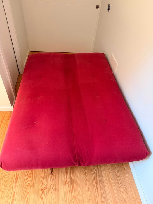 Sofá-Cama Clic-Clac Vermelho (3 Lugares) – Usado em Bom Estado