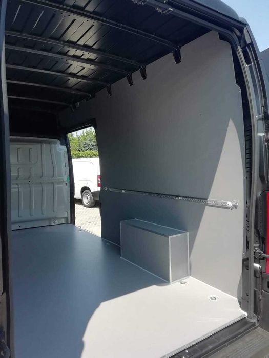 Zabudowy samochodów dostawczych busów w autach Ducato L4H2