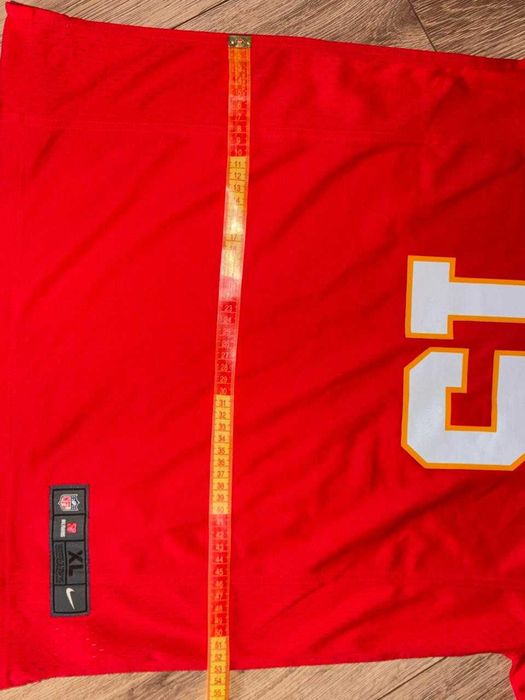 Чоловіча червона футболка Nike NFL Patrick Mahomes Kansas City Chiefs Player Name & Number.
