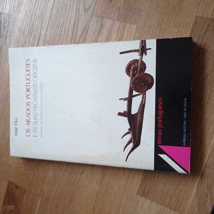 vendo livro os arados portugueses