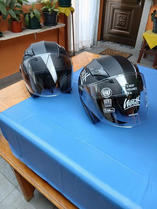 2 Capacetes novos