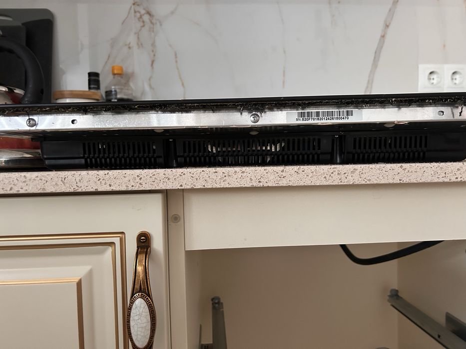 Ендукційна плита gorenje на деталі (бите скло)